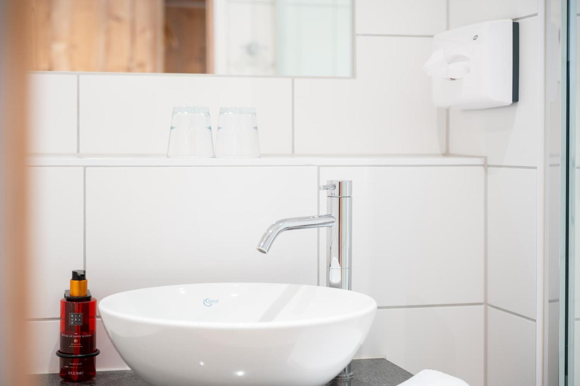Snooze Apartments Holzkirchen  Ngoại thất bức ảnh