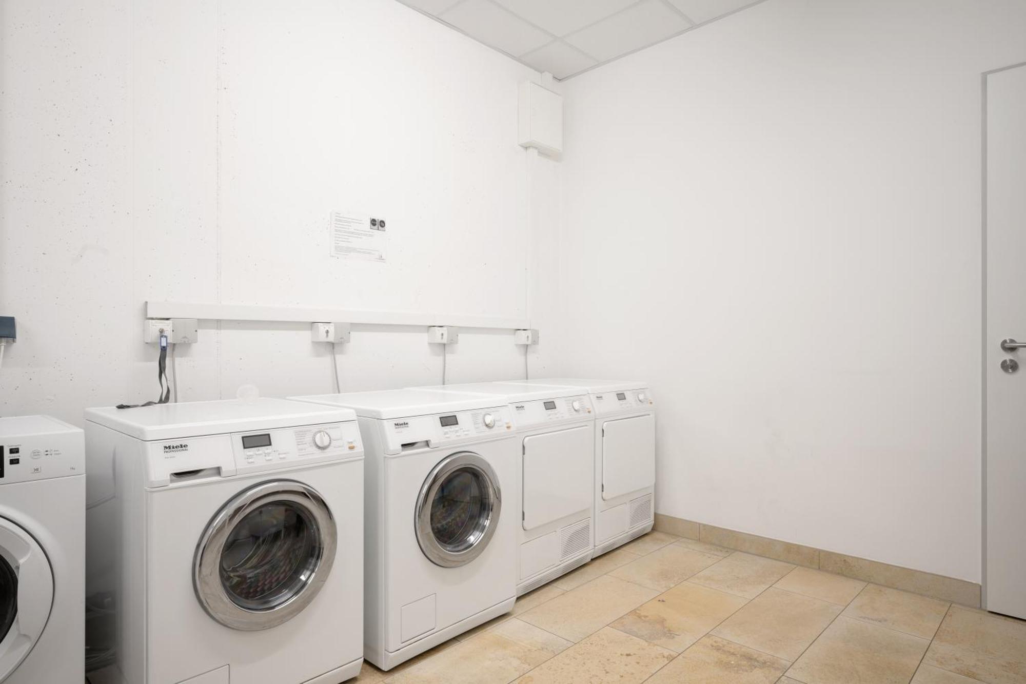 Snooze Apartments Holzkirchen  Ngoại thất bức ảnh