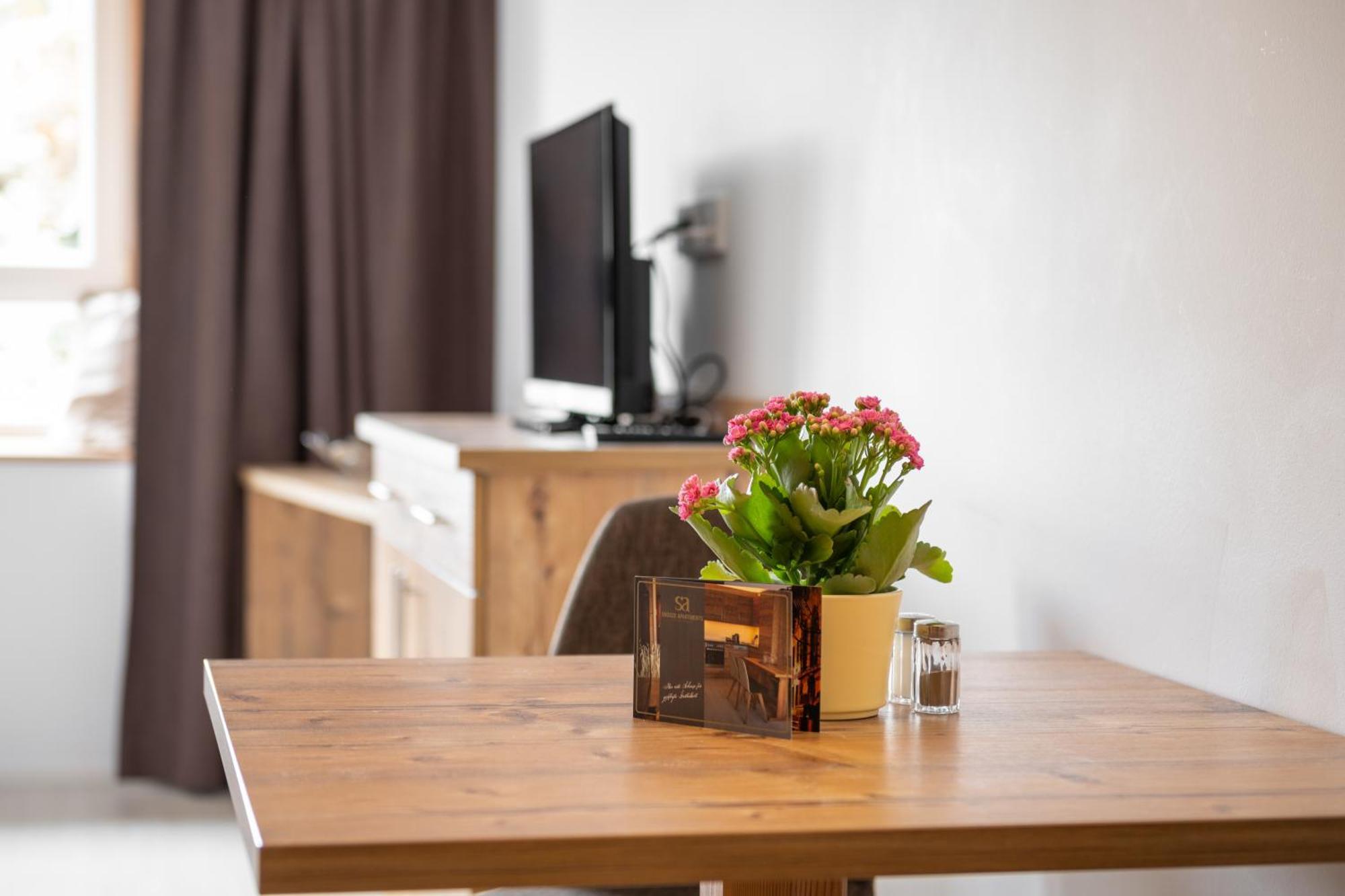 Snooze Apartments Holzkirchen  Ngoại thất bức ảnh