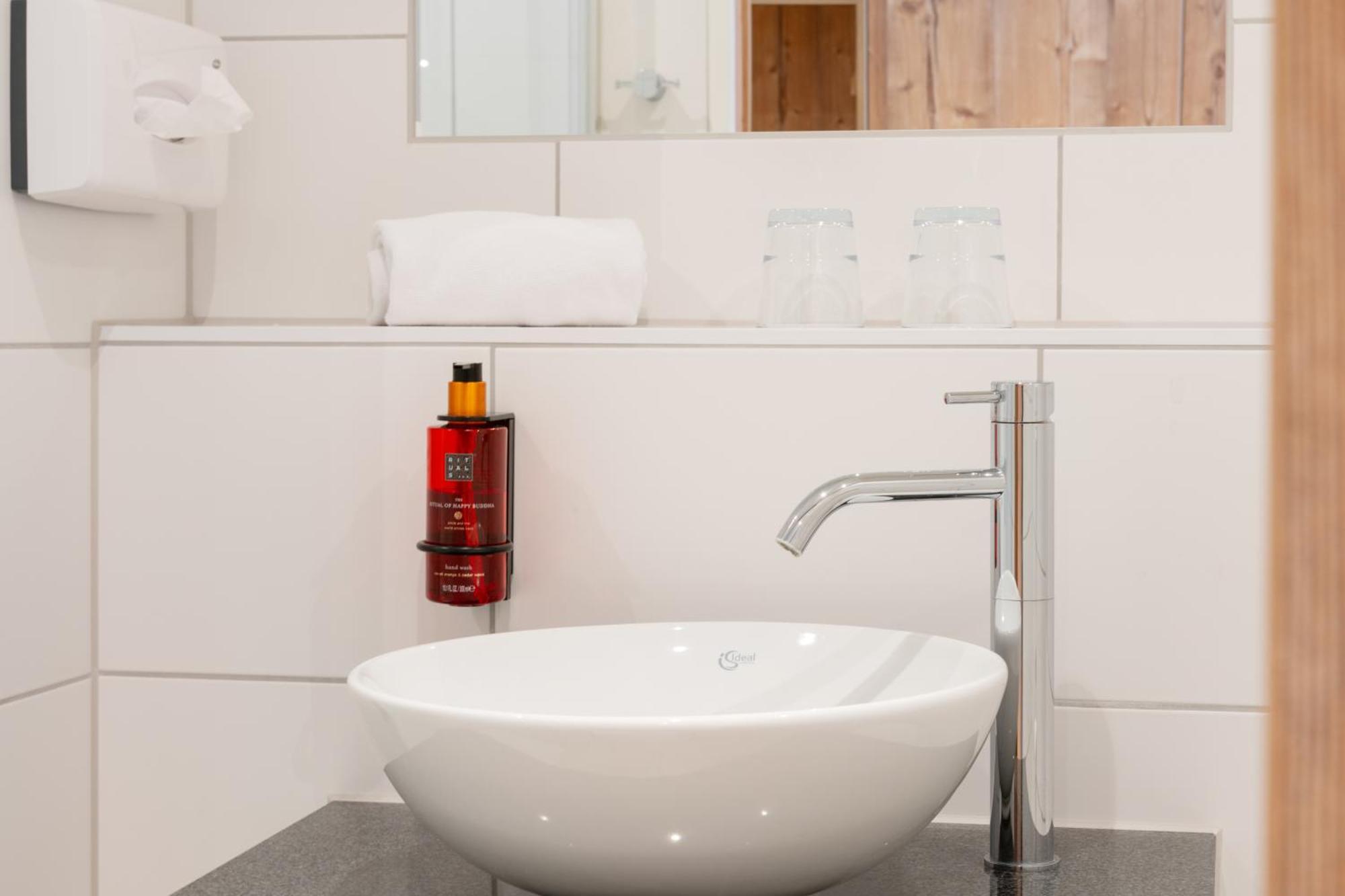 Snooze Apartments Holzkirchen  Ngoại thất bức ảnh